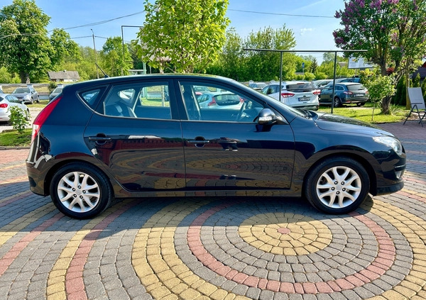 Hyundai I30 cena 20900 przebieg: 252000, rok produkcji 2011 z Siedlce małe 352